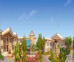 UKA Tarsadia University UKA Tarsadia University